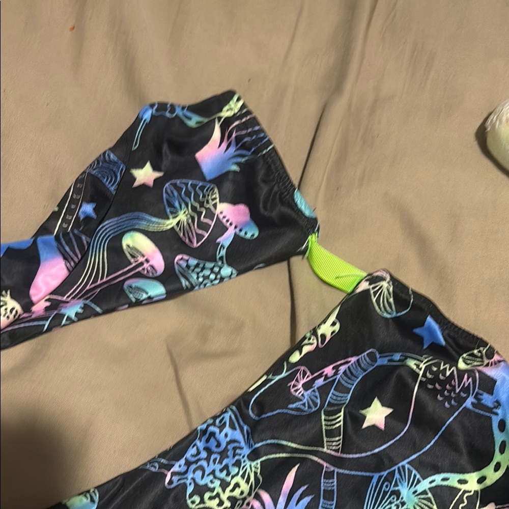 SHEIN Black Multicolor Patterned RaveWear - Picture 3 of 4